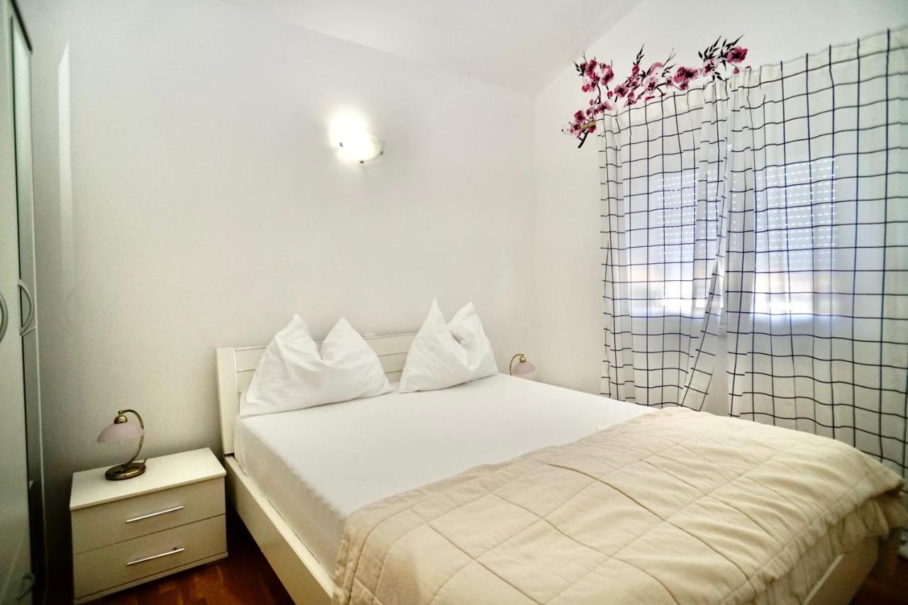 Apartments Villa Plaza Trogir Exterior foto