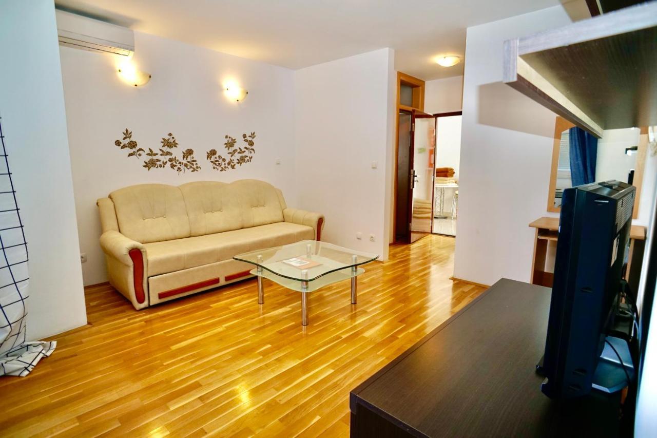 Apartments Villa Plaza Trogir Exterior foto