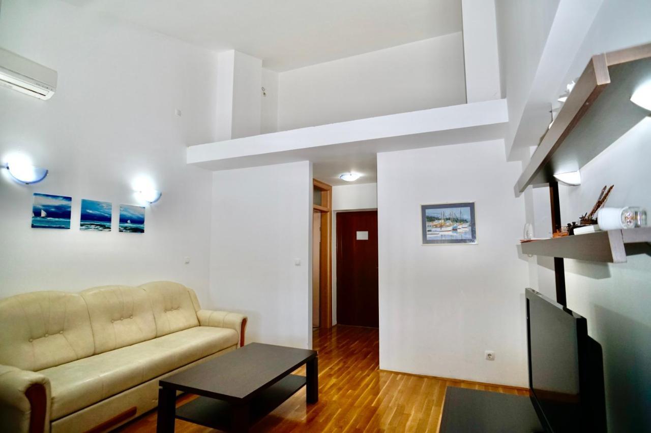 Apartments Villa Plaza Trogir Exterior foto
